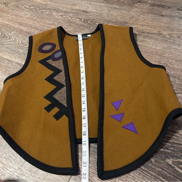 Vintage Beppa Wool vest with geometric designs - Picture 7 of 9
